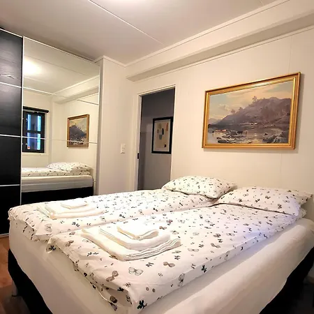 Stylish & Modern Apartment, In Centre, Free Parking Spot ! 公寓
